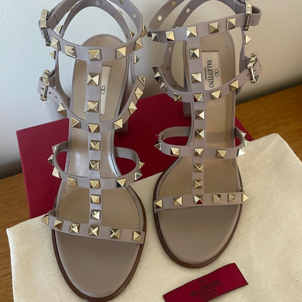 Valentino Garavani Rockstud Ankle Strap Sandals 90 MM Heels